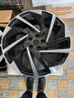 Prodám alu kola volkswagen Arteon R - 4