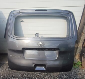 Zadní páté 5-té dveře VW Transporter T6 a Peugeot Traveller - 4