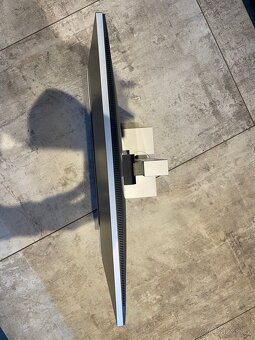 Monitor HP E223 - 4