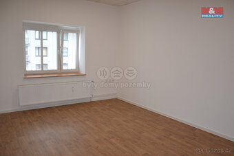 Prodej bytu 2+1, 56 m², Náchod, sídliště Plhov - 4