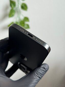 iPhone 15 Pro 512GB černý - 4