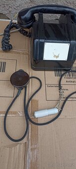 Starý telefon a příslušenství - 4