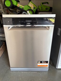 Prodám myčku nádobí od firmy Whirlpool PC 12tis - 4