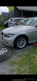 BMW E90 320i - 4