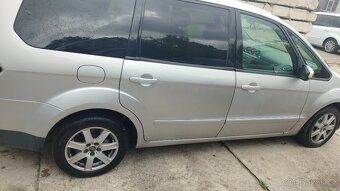 Ford Galaxy - 4