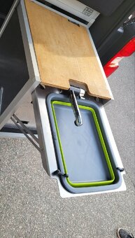 Peugeot Traveller obytný 8 míst - 4