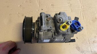 Kompresor klimatizace Denso 1K0 820 859 T - 4