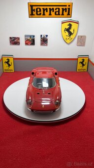 Ferrari 250 LM 1:18 Hot Wheels - 4