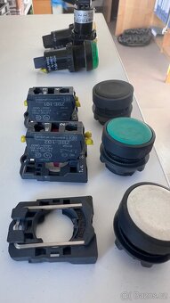 Tlačítka kontrolky - 4