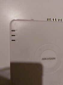 Hikvision DS-7104HWI-SH DVR kamerový rekordér nahrávač 500GB - 4