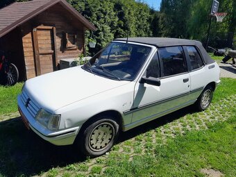 Peugeot 205 Cabrio CJ benzin pěkná střecha plně pojízdný 2 - 4