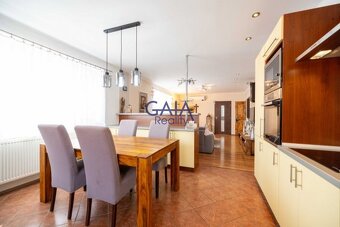 Vlkoš - Rodinný dům se dvěma byty 4 km od Kyjova - 168m2 - 4