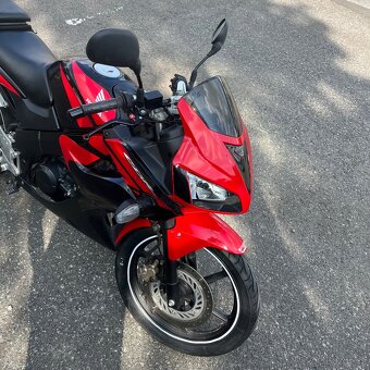 Honda CBR 125R - 4