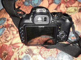 Fujifilm / Finepix HS10 - 4