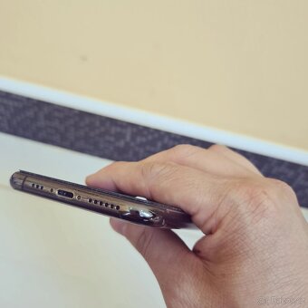 iPhone Xs plně funkční za dobrou cenu - 4