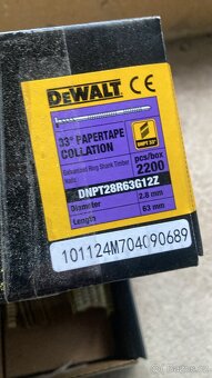 Hrebikovacka dewalt+ hrebiky 63mm - 4