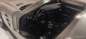 Mercedes Benz SLS amg 1:18 minichampsp - 4