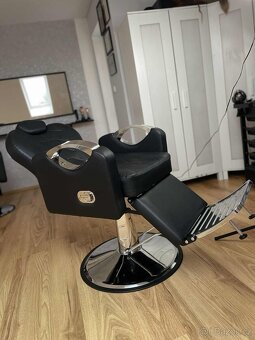 Prodám téměř nové barber křeslo. - 4