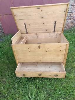 Truhla se zásuvkou - 4