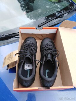 Prodám kopačky, vel. EUR 41, č. 7. Zn. NIKE - 4