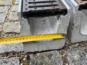 ŽLAB BETONOVÝ ODVODŇOVACÍ C250 S LITINOVOU MŘÍŽÍ - 4