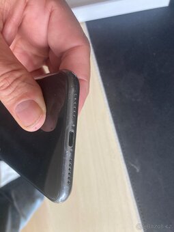 iPhone 11 64 GB - 4