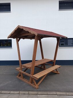 Zastřešené posezení,lavice,stůl.... - 4