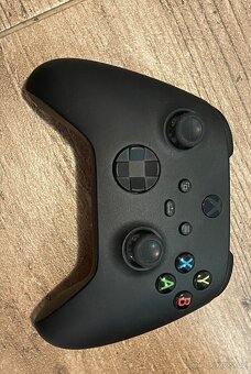 Herní konzole Microsoft Xbox Series x + joystick - 4