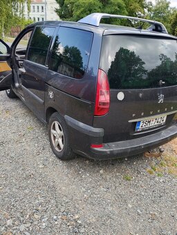 Peugeot 807 2,2 HDI, 7 míst - 4