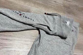 Hilfiger tepláky 110 - 4