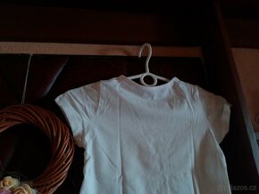 Prodam triko se Smoulinkou vel.110/116 lupilu Nove a moc pek - 4