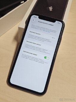 iPhone 11 64gb 83% batéria - 4