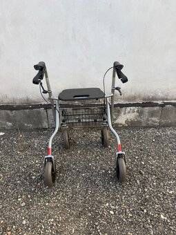 Nové chodítko pro seniory a důchodce - 4