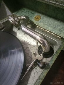 Kufříkový gramofon na kliku - 4