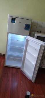 Prodám lednici s mrazákem - 4