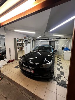BMW - 4