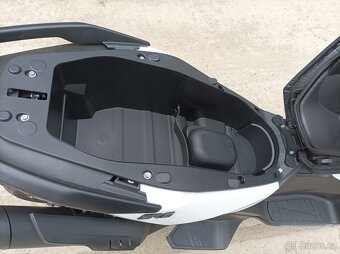 Skútr Voge SR3 250i - 4