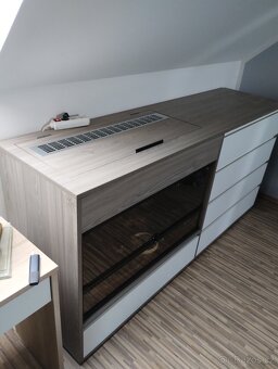 Komoda s vestavěným teráriem - 4