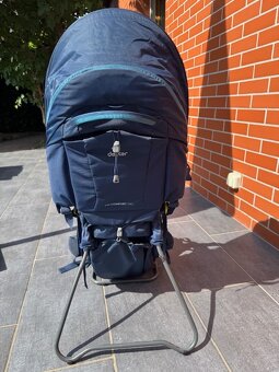 Deuter Kid Comfort Pro midnight se stříškou a 10l batohem - 4