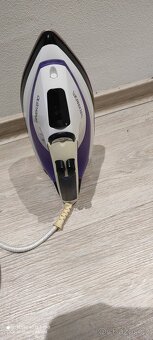 Napařovací žehlička Russell Hobbs - 4