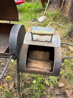 Gril s udírnou - lokomotiva - 4