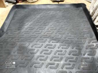 Prodám kompletní gumové autokoberce a vanu Škoda Octavia 1 - 4