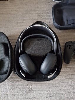 Ps5 controller a sluchátka - 4