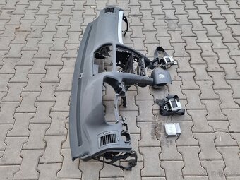 Palubní deska Octavia 2 + pásy + airbag - 4