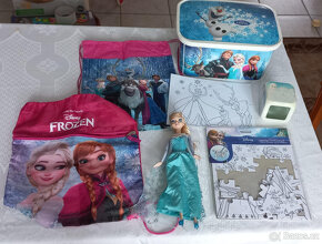 Zpívají panenka Elza ,budík, puzle, sáčky, box, atd. Frozen - 4