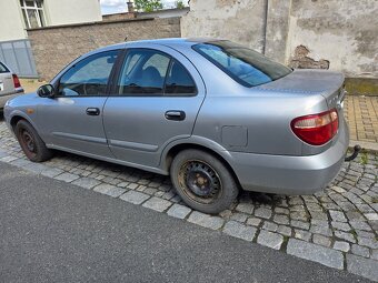 Nissan Almera 1.8i - 4