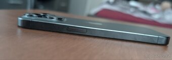 iPhone 15 Pro 128GB - Černý titan, TOP stav, v záruce
- 4