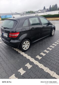 Mercedes Benz B 180 - 4