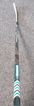Juniorská carbonová hokejka JR HOCKEY flex 30 pravá - 4