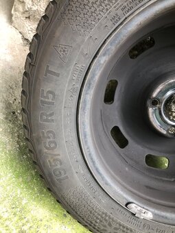 Prodám 2x zimní pneu Continental 195/65 R 15 T - 4